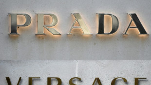 El grupo italiano Prada anuncia la compra de su rival Versace por 1.250 millones de euros
