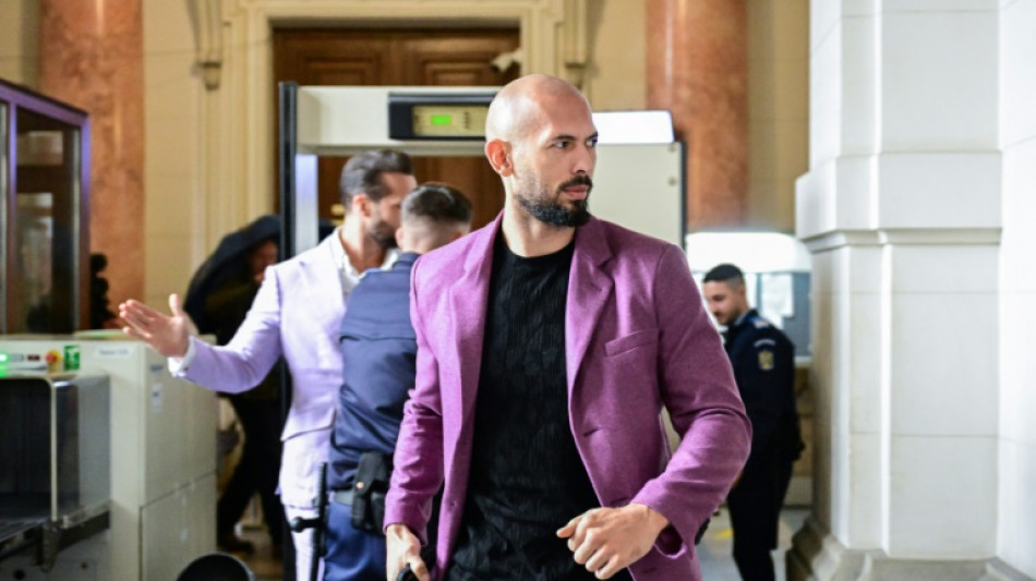 En Roumanie, l'influenceur Andrew Tate &eacute;chappe pour l'instant au proc&egrave;s