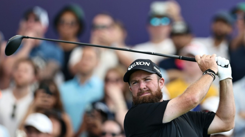 Elvira wins Dubai Invitational after Lowry's last hole meltdown