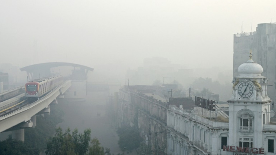 Rekord-Luftverschmutzung: Pakistans zweitgr&ouml;&szlig;te Stadt Lahore schlie&szlig;t Schulen