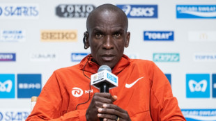Kipchoge homenageia Kiptum antes da maratona de T&oacute;quio