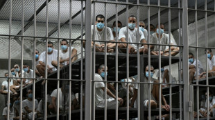 HRW denuncia torturas a migrantes venezolanos en la megacárcel de El Salvador