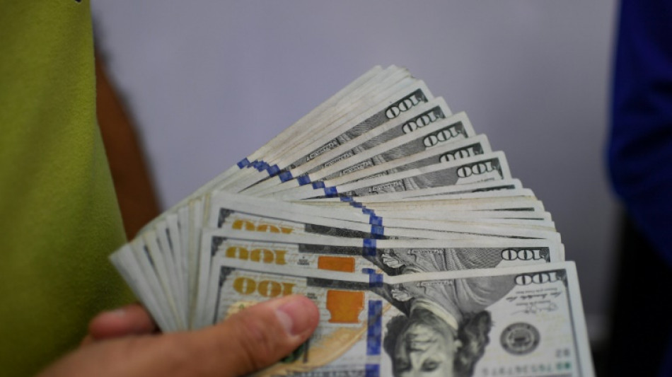 Un iran&iacute; encuentra oro en tacho de basura y se lo devuelve a su due&ntilde;o