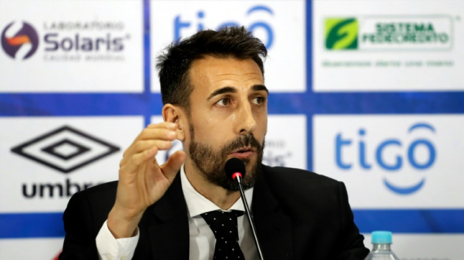 El Salvador despide al espa&ntilde;ol D&oacute;niga y nombra  seleccionador a 'Bolillo' G&oacute;mez