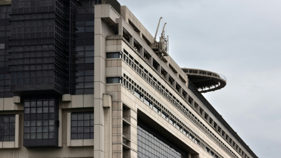 S&P dégrade la note de la France, avertissement au nouveau gouvernement