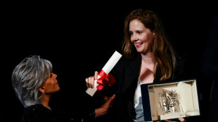 Justine Triet remporte la Palme et croise le fer avec le gouvernement fran&ccedil;ais