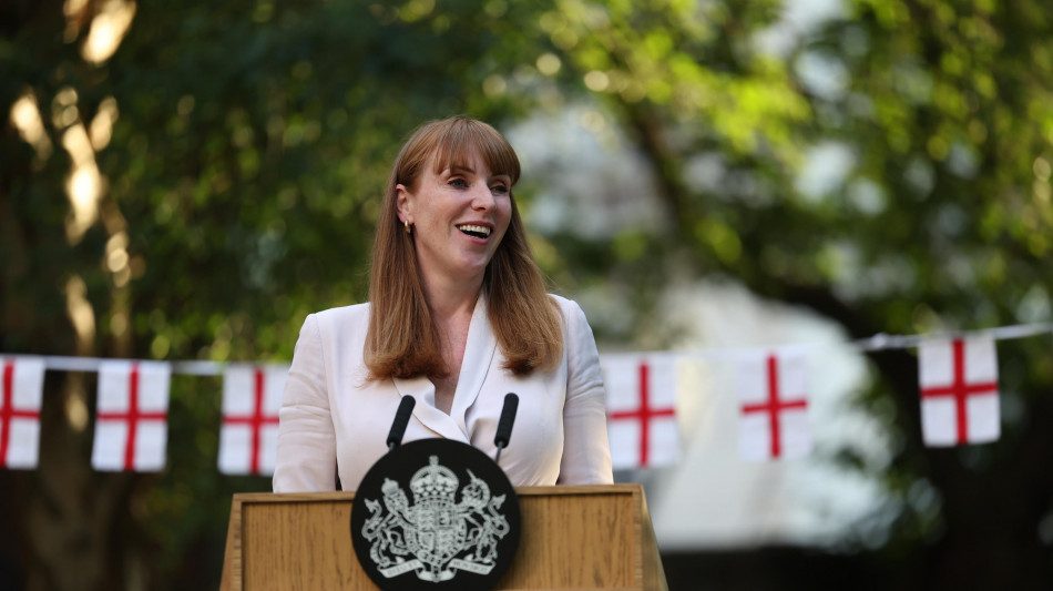 Scandalo casa, vicepremier Gb Rayner sempre pi&ugrave; in bilico