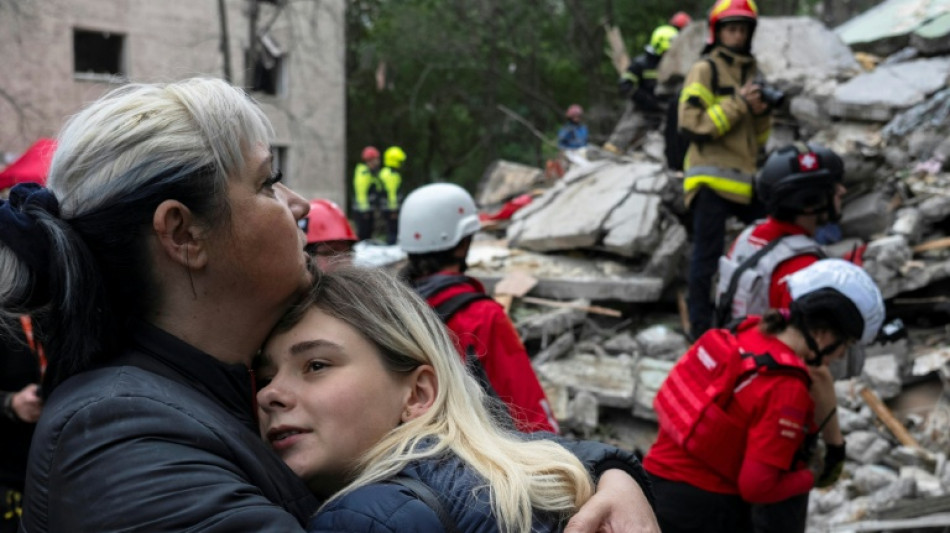 Rettungskr&auml;fte: Acht Tote bei russischen Angriffen auf Kiew