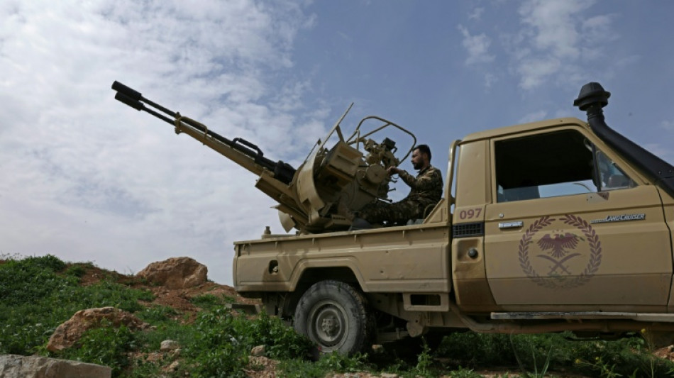 A la fronti&egrave;re libanaise, l'arm&eacute;e syrienne se renforce et d&eacute;couvre des tunnels attribu&eacute;s au Hezbollah