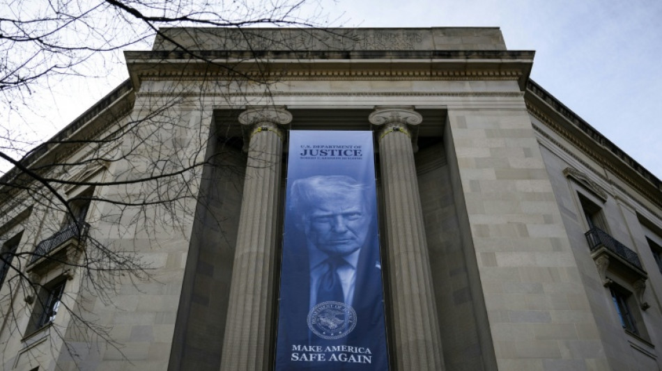 Procurador-geral interino dos EUA impulsiona desejos de Trump no Departamento de Justi&ccedil;a