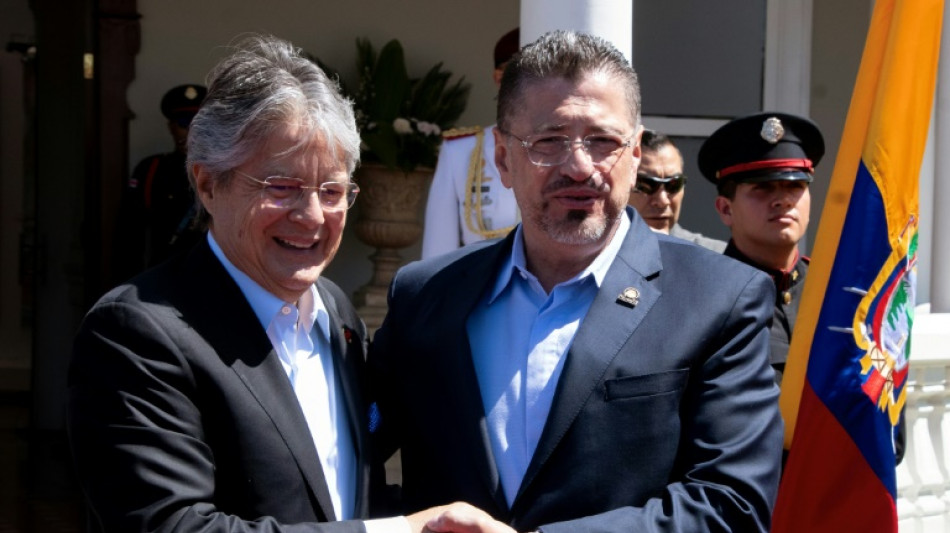 Costa Rica y Ecuador firman un acuerdo de asociaci&oacute;n comercial