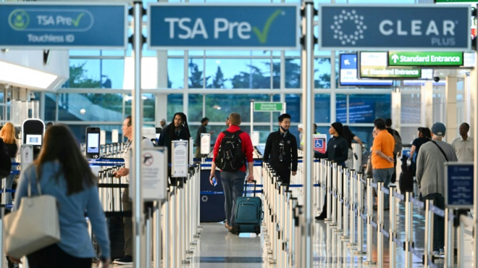 Controladores aéreos advierten sobre perturbaciones por el cierre del gobierno en EEUU