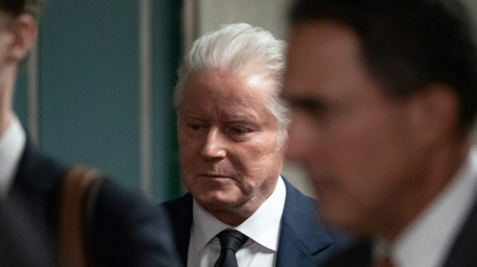 Au proc&egrave;s des manuscrits d'"Hotel California", l'accusation fait volte-face et abandonne les poursuites