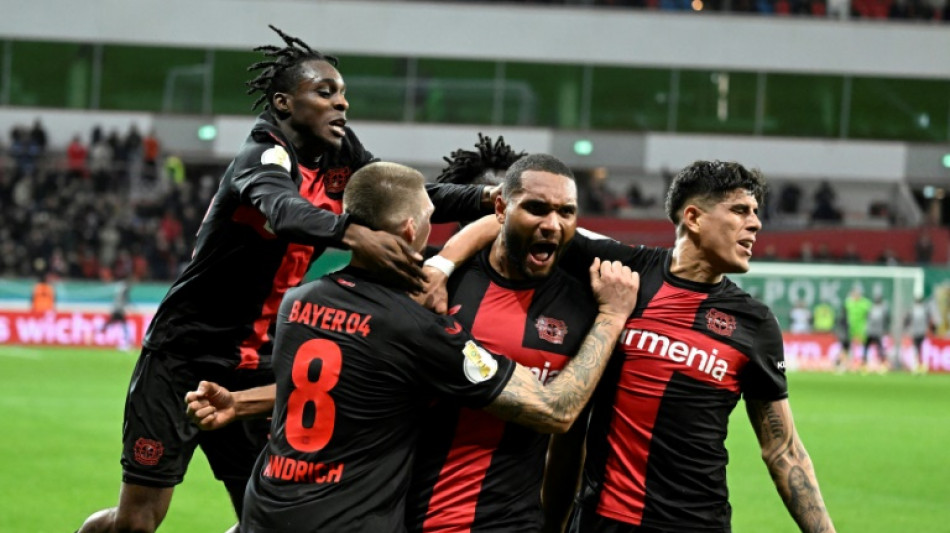 Leverkusen vence Stuttgart de virada no fim e vai &agrave;s semis da Copa da Alemanha