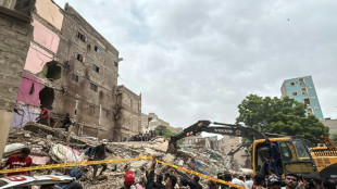 Pakistan building collapse kills 6: police