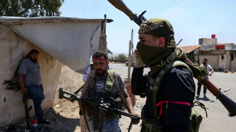 Novos confrontos no sul da S&iacute;ria, apesar da retirada das tropas governamentais