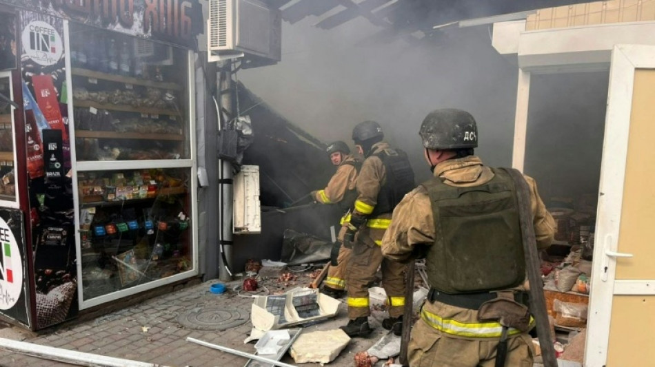 Ukraine: cinq morts et 19 bless&eacute;s dans une frappe russe sur un march&eacute; &agrave; Nikopol