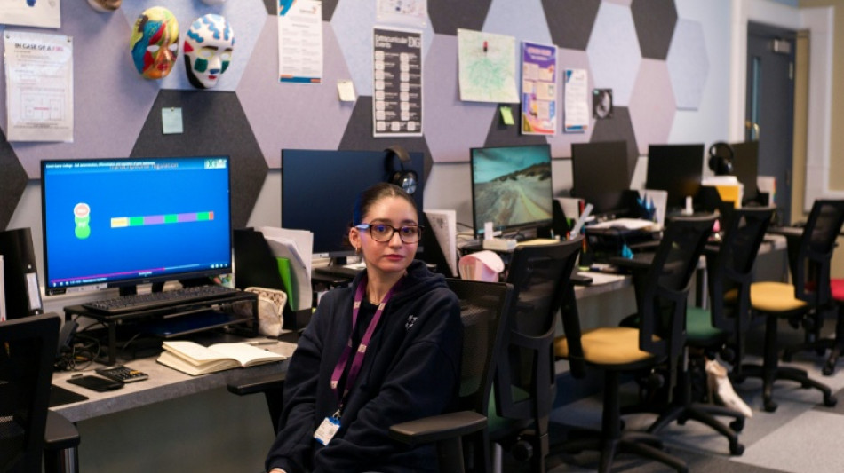 Professores s&atilde;o substitu&iacute;dos por IA em col&eacute;gio londrino
