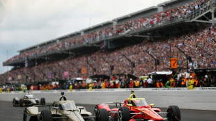 Rosenqvist vence 500 Milhas de Indian&aacute;polis com a chegada mais apertada da hist&oacute;ria