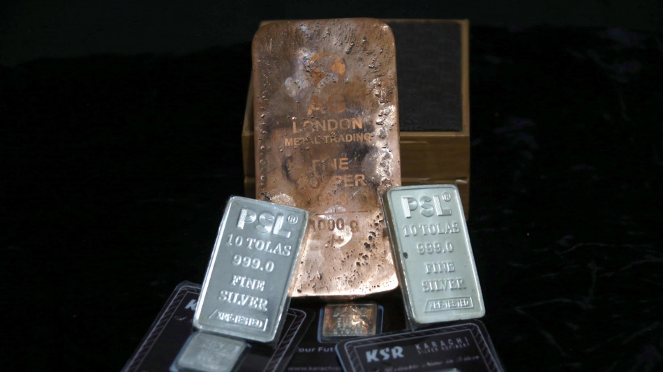 L'oro &egrave; stabile, a 4.712,99 dollari