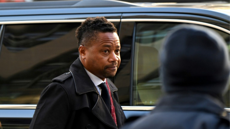Cuba Gooding Jr reconna&icirc;t avoir embrass&eacute; une serveuse de force 