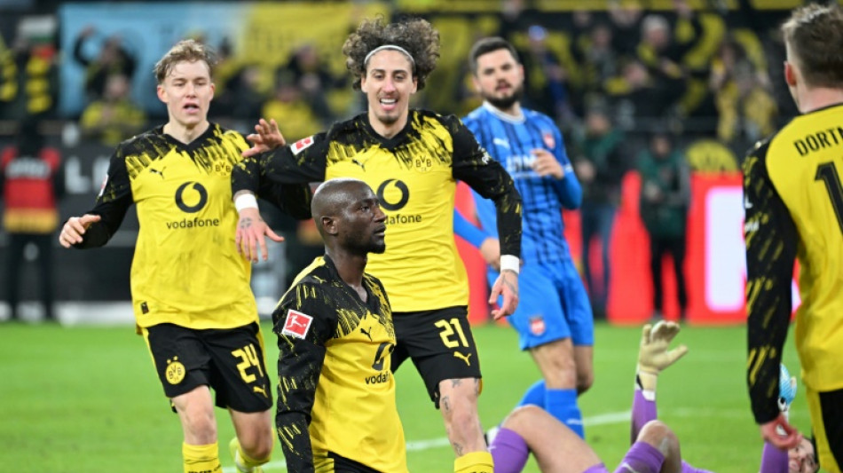 Com 2 de Guirassy, Dortmund vira sobre Heidenheim e fica a 6 pontos do l&iacute;der Bayern