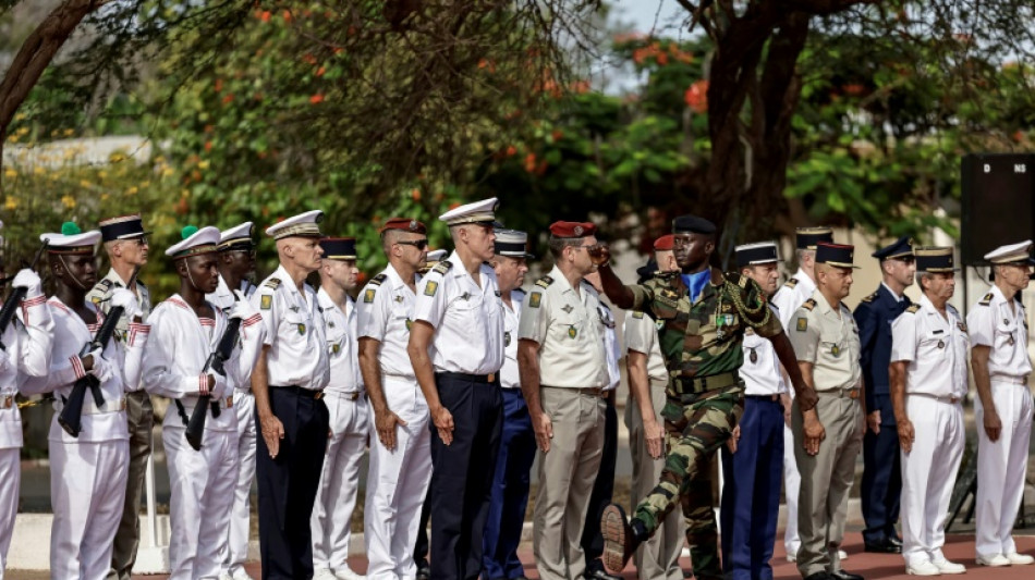 Ej&eacute;rcito franc&eacute;s sale de Senegal y cierra retirada de &Aacute;frica occidental y central