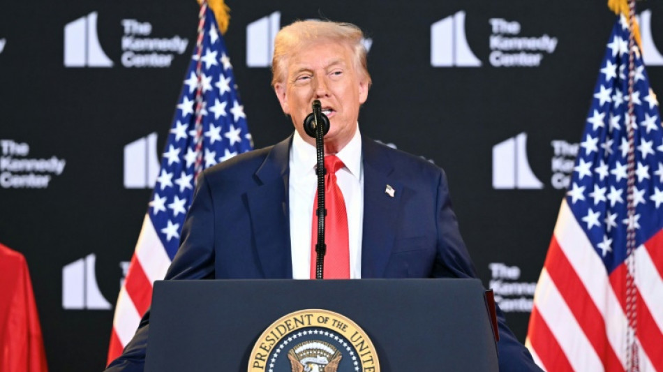 Trump escolhe Stallone e Gloria Gaynor para prêmios do Kennedy Center