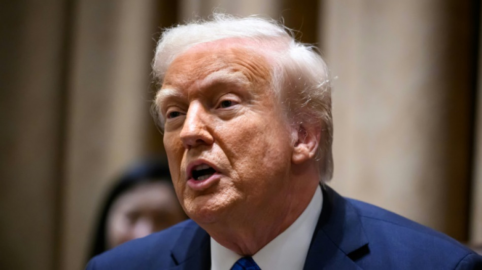 Trump impone aranceles de 25% a los autom&oacute;viles fabricados fuera de EEUU
