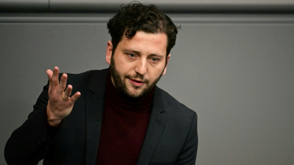 Grünen-Chef: Merz will eigene Vergangenheit am Kabinettstisch platzieren