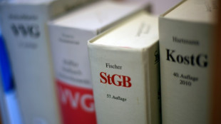 Liebesbetrug: Staatsanwaltschaft Dresden klagt vier M&auml;nner wegen Beihilfe an 
