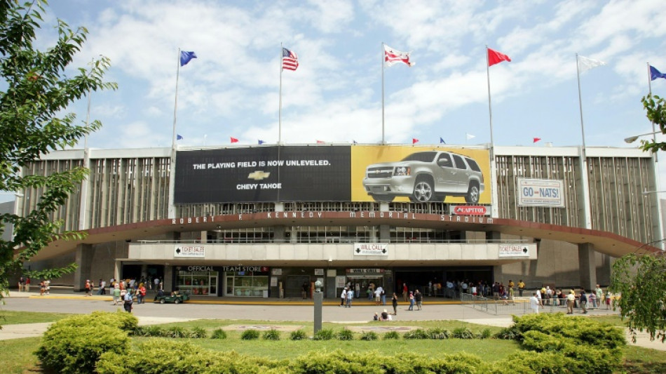 Trump adds pressure on new stadium deal for NFL Commanders