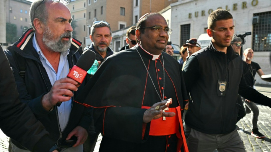 Cámaras, focos y micrófonos apuntan a los cardenales previo al cónclave