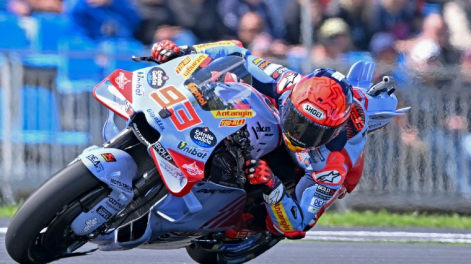 El espa&ntilde;ol Marc Marquez gana la MotoGP de Australia en un tit&aacute;nico duelo con Mart&iacute;n