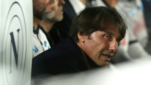 Napoli oficializa sa&iacute;da do t&eacute;cnico Antonio Conte