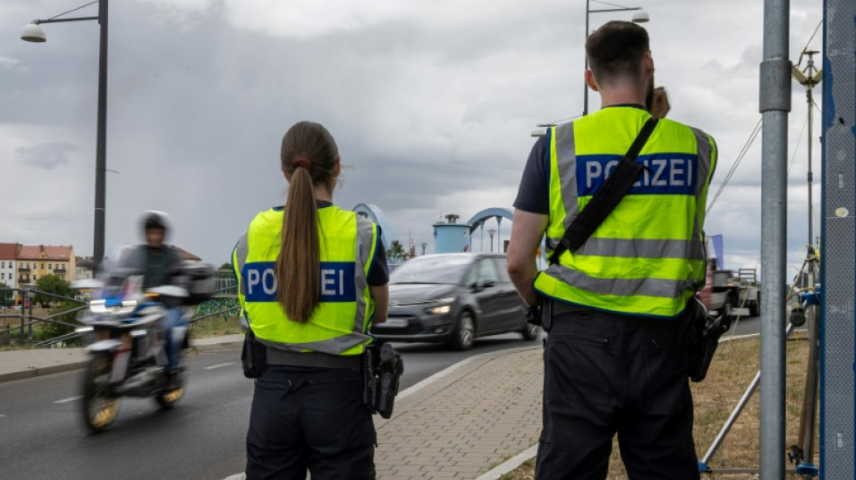 F&uuml;nf Festnahmen bei Razzia gegen europaweit agierende Schleuserbande