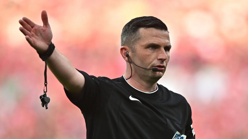 Conference League: l'inglese Oliver arbitra Betis-Fiorentina
