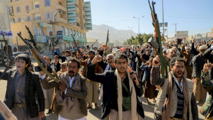 L&iacute;der dos huthis amea&ccedil;a retaliar ataques dos EUA no Mar Vermelho