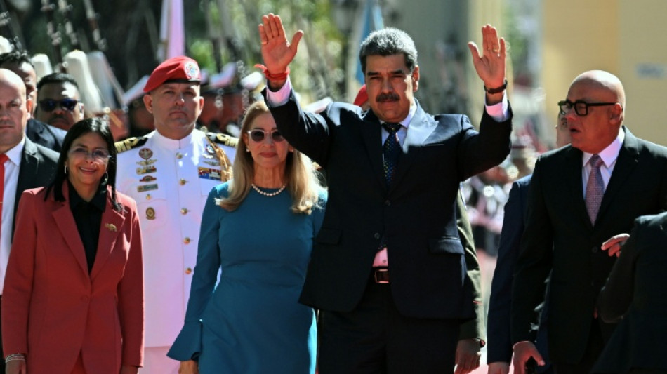 Venezuela: le pr&eacute;sident Maduro investi pour un 3&egrave;me mandat, "un coup d'Etat" selon l'opposition
