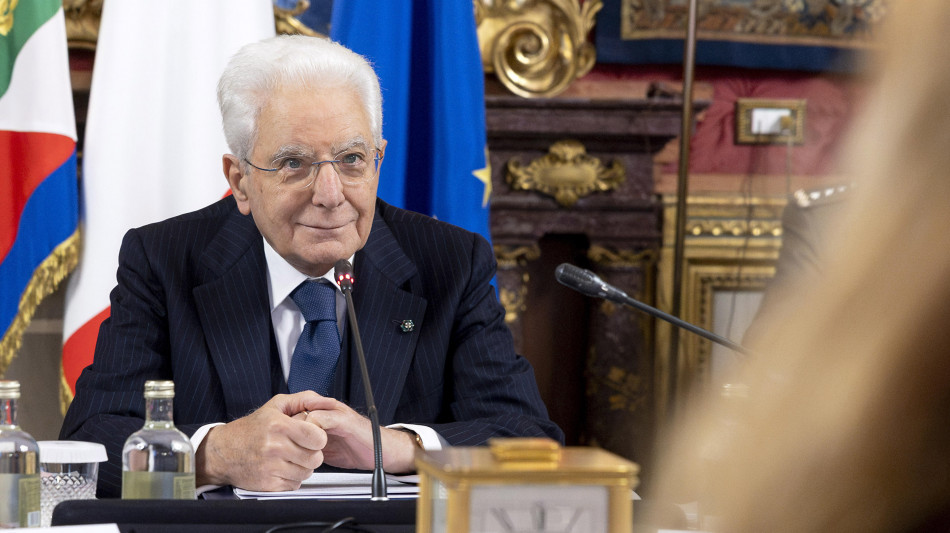 Mattarella firma il decreto legge carburanti