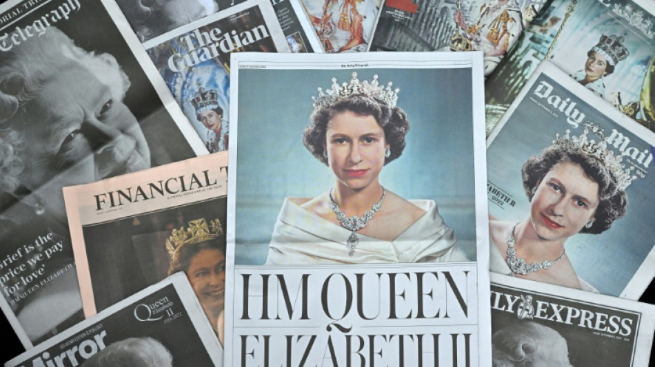 "Nos coeurs sont bris&eacute;s": la mort d'Elizabeth II &agrave; la une de la presse britannique