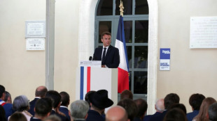 Macron appelle &agrave; "ne rien c&eacute;der" &agrave; l'antis&eacute;mitisme "rampant"