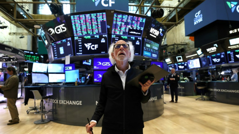 Wall Street termine en hausse, le Dow Jones et le S&P 500 atteignent de nouveaux records