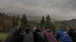 Traumatis&eacute;s par les morts, des soignants militaires ukrainiens en th&eacute;rapie dans les Carpates