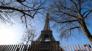 Torre Eiffel &eacute; fechada por greve de funcion&aacute;rios