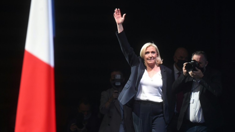 Les partisans de Le Pen fustigent "l'extr&eacute;misme" de Zemmour