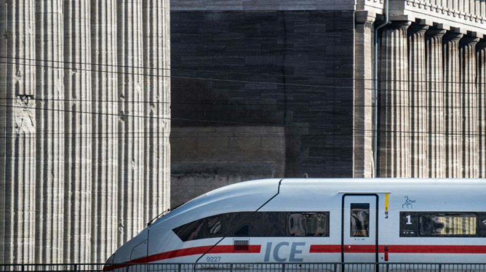 ICE nach Riss von Oberleitung in Sachsen-Anhalt gestoppt - Zwei Verletzte