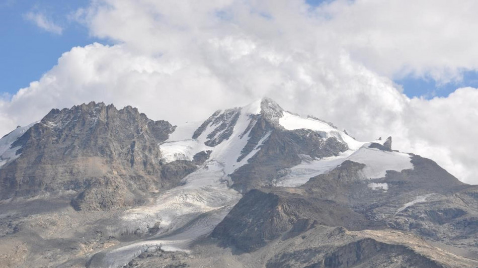 Cadono in un crepaccio, due alpinisti morti sul Gran Paradiso
