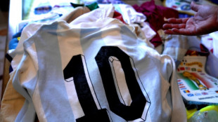 Au Mondial, la f&ecirc;te et des chants pour honorer la m&eacute;moire de Maradona