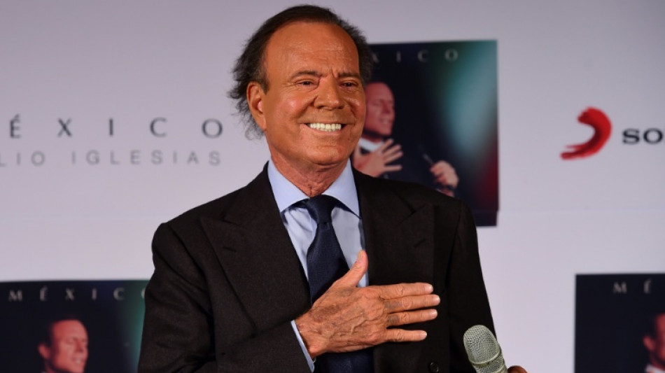 Archivan la denuncia en Espa&ntilde;a de delitos sexuales contra Julio Iglesias por falta de competencia